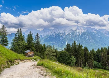 Zwischen Geigenklang und Gipfelblick – Alpenwelt Mittenwald